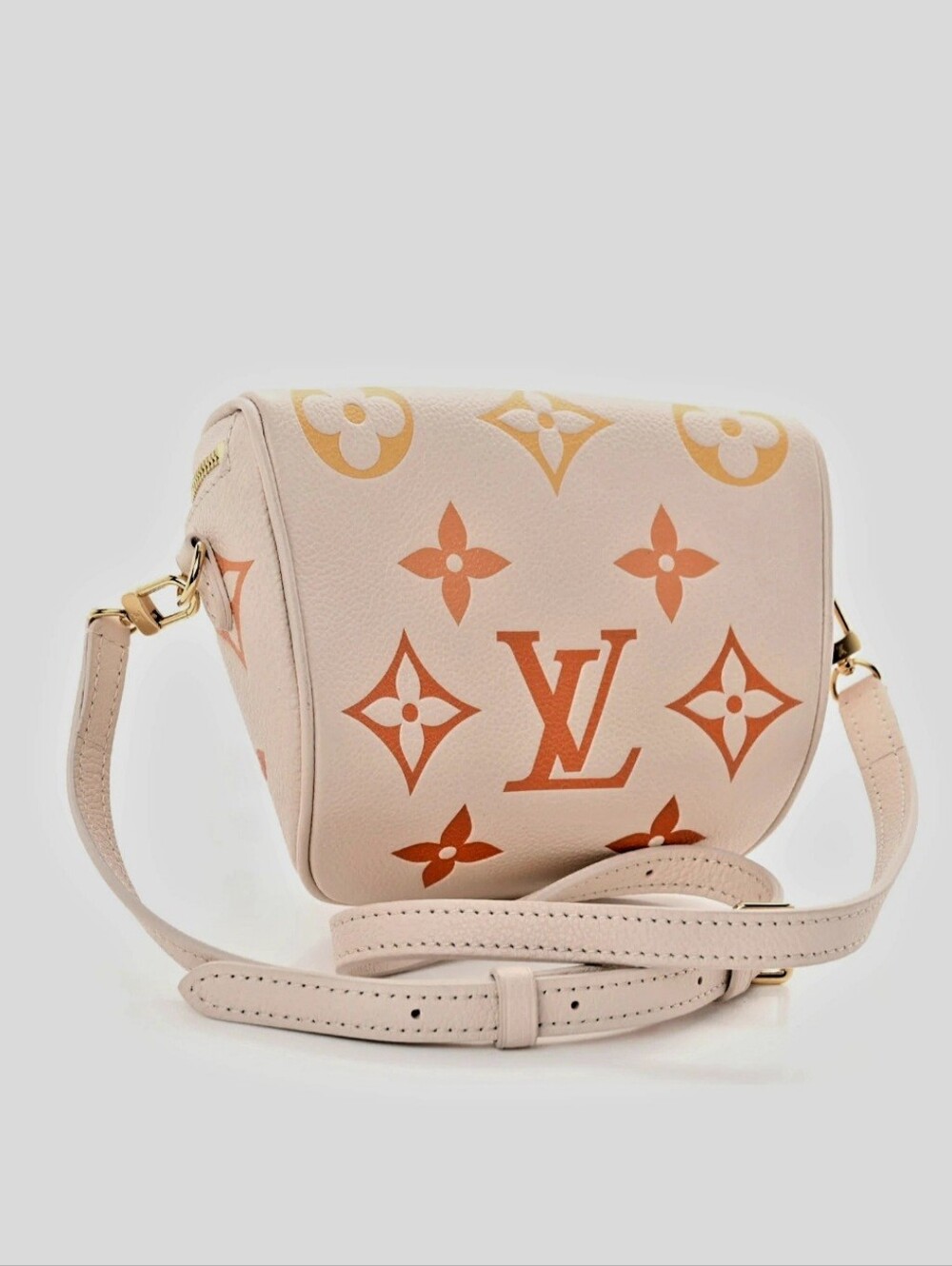 Louis Vuitton Giant By The Pool Cream Safron 4-way Crossbody/Bumbag/Shoulder Bag - Picture 3 of 15